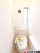 同社施工例：ウォシュレットタイプのトイレを採用しています