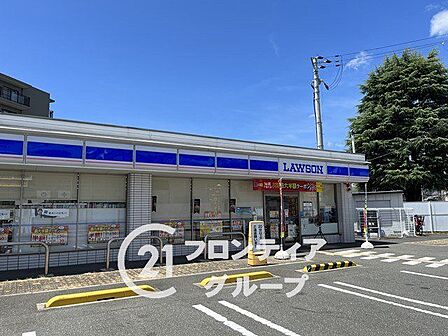 ローソン宝塚市役所前店 徒歩1分。 80m