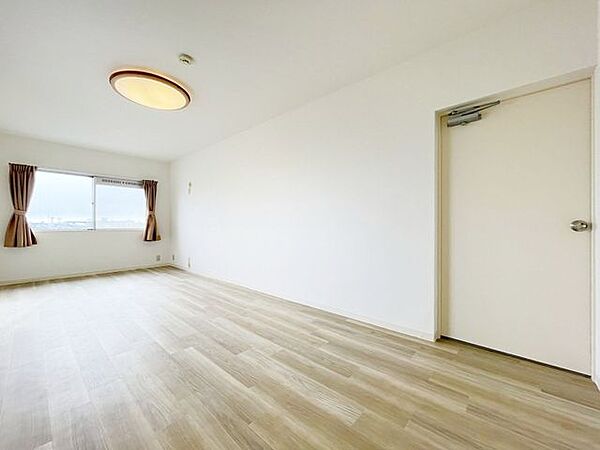 洋室を拡大表示