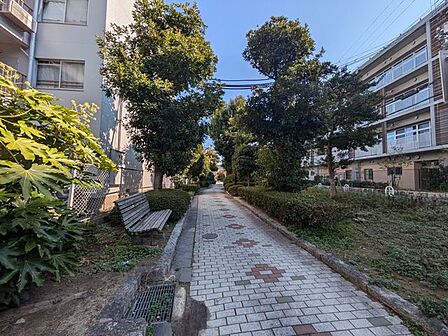 江尻川緑道 徒歩14分。 1110m