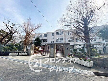 西宮市立学文中学校 徒歩13分。 1030m