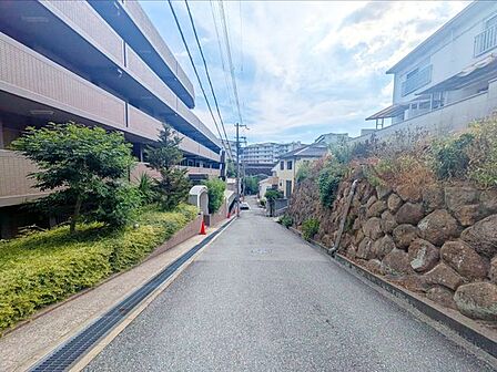 写真だけではわからない採光・広さ・周辺環境の実感は、実際に足を運んでみることが一番です。ご見学はいつでもご予約いただけます