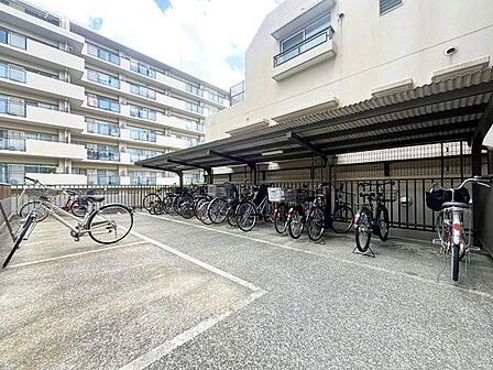写真だけではわからない採光・広さ・周辺環境の実感は、実際に足を運んでみることが一番です。ご見学はいつでもご予約いただけます