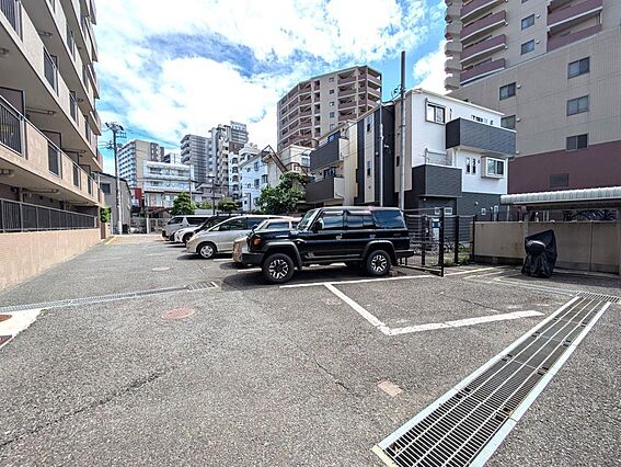 駐車場付きです...