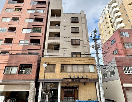東京メトロ千代田線「千駄木」駅まで徒歩約3分、複数路線・駅利用可能な立地に佇むマンション!商業施設など充実のエリアで住環境◎