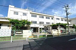 徳持小学校 88m