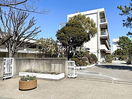 上尾市立東町小学校 910m