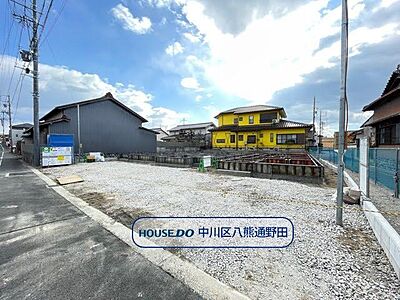 外観：【万場エリア】新築戸建て全3棟が登場です◎並列駐車2台可能◎2階4部屋レイアウトされています♪家族ひとり1人の時間・空間を大切にできます。