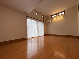 町田市成瀬台四丁目ミサワホーム蔵のある家 5SLDKのリビング/ダイニング