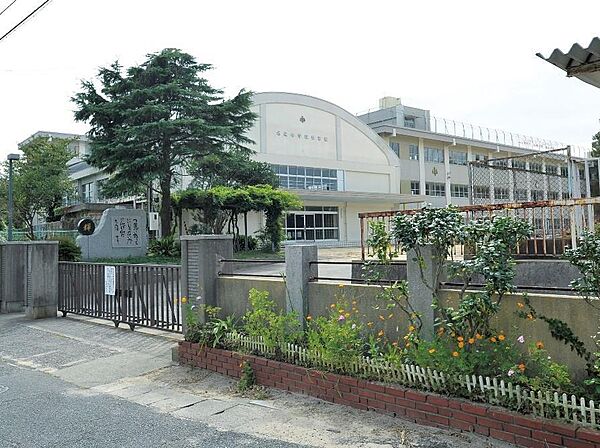 画像13:下関市立名陵中学校(787m)