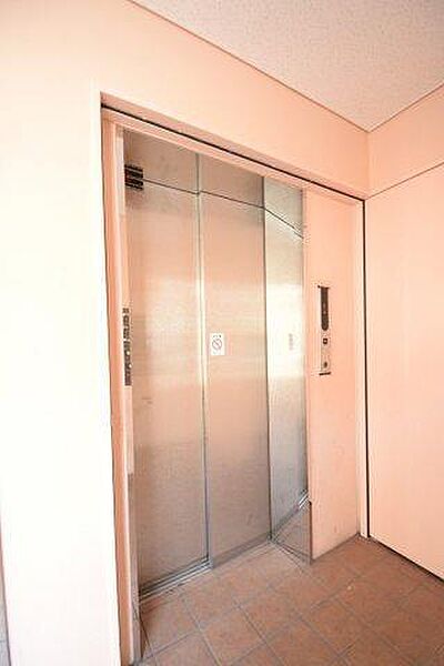 画像17:エレベーター
