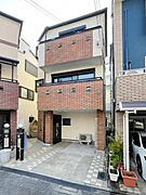 平成14年7月建築　鉄骨造3階建　令和7年12月リフォーム完了済みで即入居可能です。