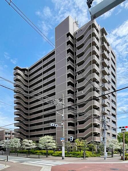 2001年2月建築 SRC造15階建 総戸数70戸