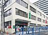 周辺：Osaka Metro谷町線「守口駅」や京阪本線「守口市駅」から徒歩圏内にあり、公共交通機関でのアクセスが便利です。ゆうゆう窓口は平日8:00～19:00、土日も8:00～18:00まで利用できます。