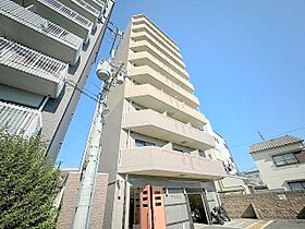 ヴェリテ新大阪  ｜ 大阪府大阪市淀川区西中島2丁目（賃貸マンション1K・8階・27.88㎡） その1