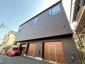 パロスGT江坂  ｜ 大阪府吹田市江坂町5丁目（賃貸アパート1R・1階・64.46㎡） その1