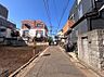 外観：前面道路の写真