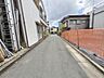 外観：前面道路の写真