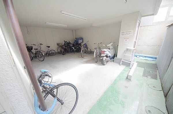 画像17:自転車置場