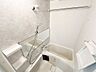 浴室：同じプレリスシリーズの別物件の写真です。