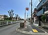 周辺：現地（2026年1月）撮影東側前面道路　歩道含めて8.2ｍ！！