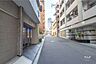その他：敷地の南側前面道路（西側から）