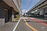 その他：敷地の南東側前面道路（南西側から）