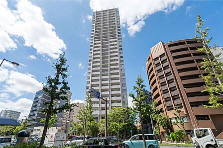 グランドメゾン京町堀タワーの外観(北東側から)