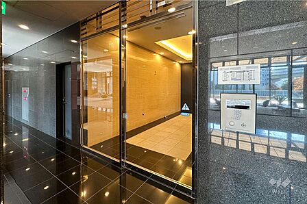 エレベーターホール入口