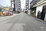 外観：物件の東側前面道路（北側から）［2026年8月29日撮影］