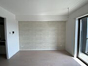 シンプルで家具の映えるアクセントクロスを採用しています