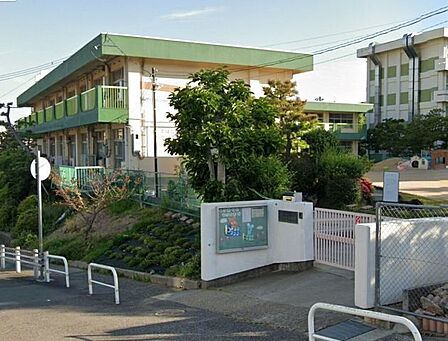 松が丘幼稚園 240m