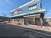 ファミリーマート　薬ヒグチ岩田南店まで850メートル