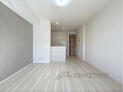 近鉄橿原線 畝傍御陵前駅 徒歩5分の賃貸アパート 2階1LDKのリビング/ダイニング