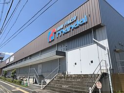 万代　生駒店まで450メートル