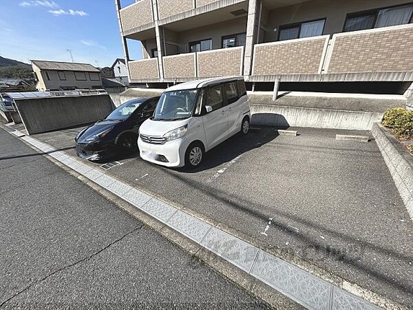 駐車場：駐車場