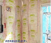 自社断熱マイスターが貼ると、断熱効果が違います。