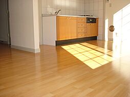 コンフォース・スバル 202号室 2階2LDKのリビング/ダイニング