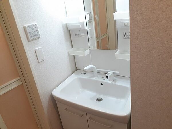 apartment 茨城県守谷市ひがし野
地図を見る