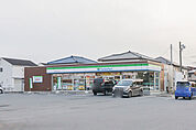ファミリーマート伊勢崎今泉町一丁目店 305m