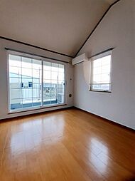 JR両毛線 伊勢崎駅 バス40分 昭和町下車 徒歩3分の賃貸アパート 2階2LDKのリビング/ダイニング