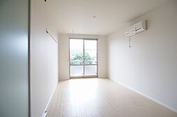 JR両毛線 伊勢崎駅 バス11分 みやさと保育園下車 3.2kmの賃貸アパート 2階1LDKのリビング/ダイニング