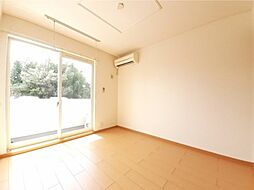 JR両毛線 国定駅 徒歩12分の賃貸アパート 1階1LDKのリビング/ダイニング