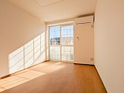 東武伊勢崎線 新伊勢崎駅 徒歩22分の賃貸アパート 2階2DKのリビング/ダイニング