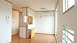 東武伊勢崎線 新伊勢崎駅 徒歩34分の賃貸アパート 2階1LDKのリビング/ダイニング