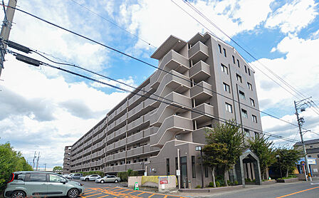【外観】1995年3月築のマンションです。名鉄三河線「土橋」駅まで徒歩23分の立地です。