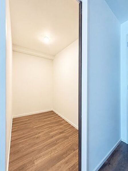 ◆納戸◆シーズンオフものの収納に便利※AI加工画像につき、一部現況と異なります。