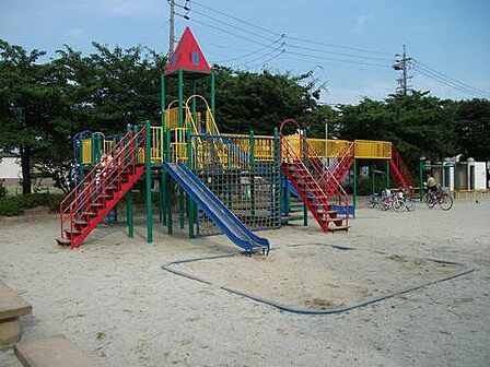 勝川公園 徒歩9分。 720m