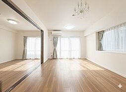 ライオンズガーデン植田中央 3SLDKのリビング/ダイニング