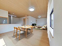 敦賀市野神　戸建て 4LDKのリビング/ダイニング